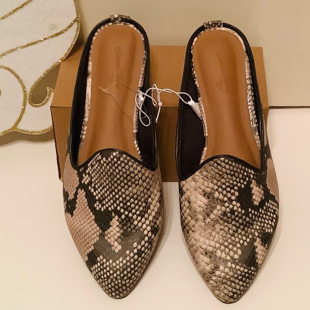 NEW Universal Thread Sandals - Picture 4 of 4